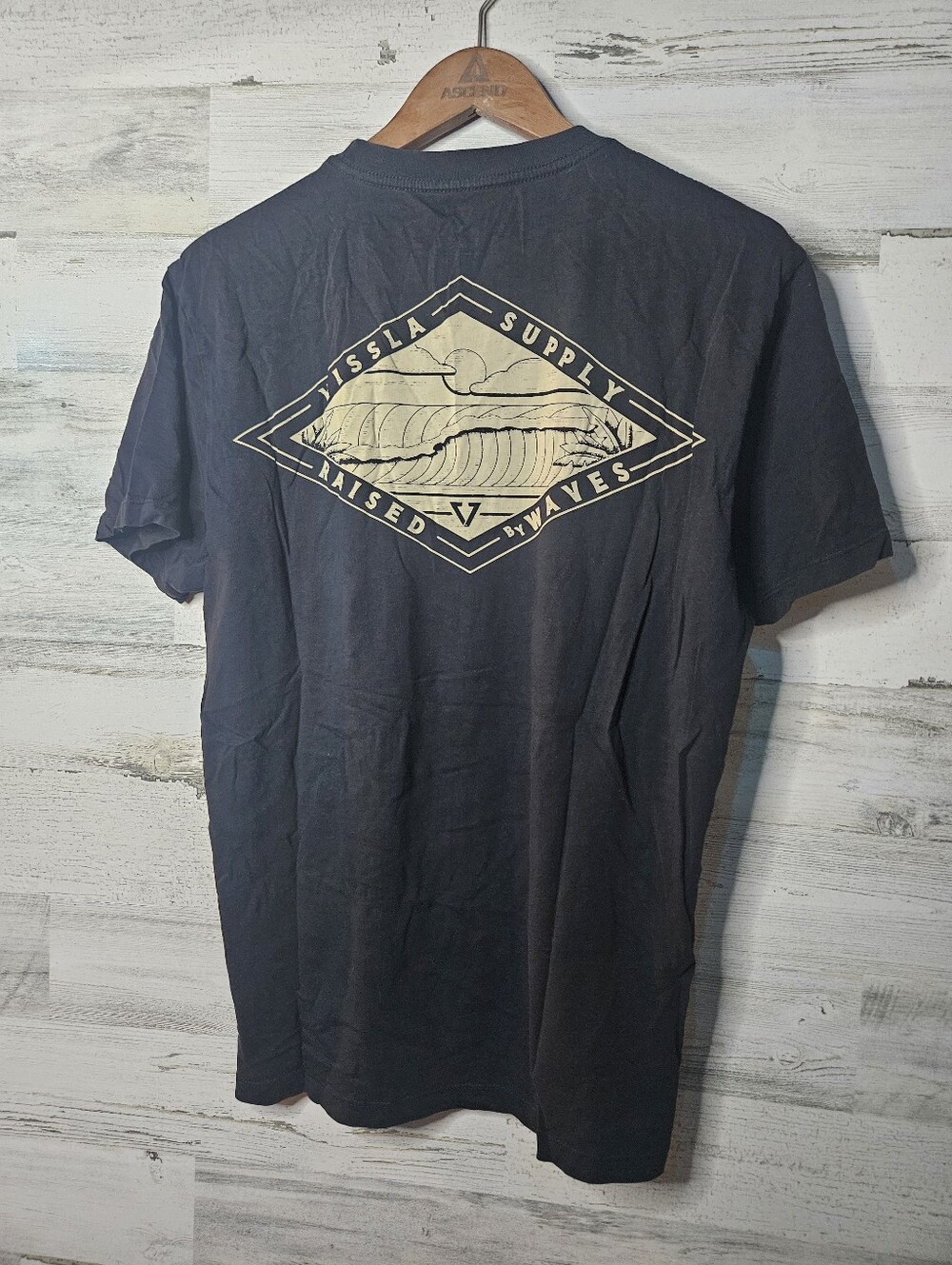 Vissla Supply Raised by Waves T-Shirt Black Mens Medium EUC